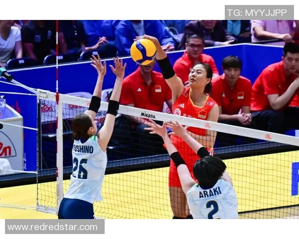 深圳排球队在世界锦标赛中的速度表现引发热议与期待 深圳排球队在世界锦标赛中的速度表现引发热议与期待