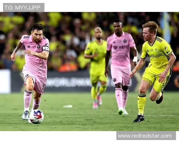 足球明星化身摔角手精彩对决视频大放送引发热议