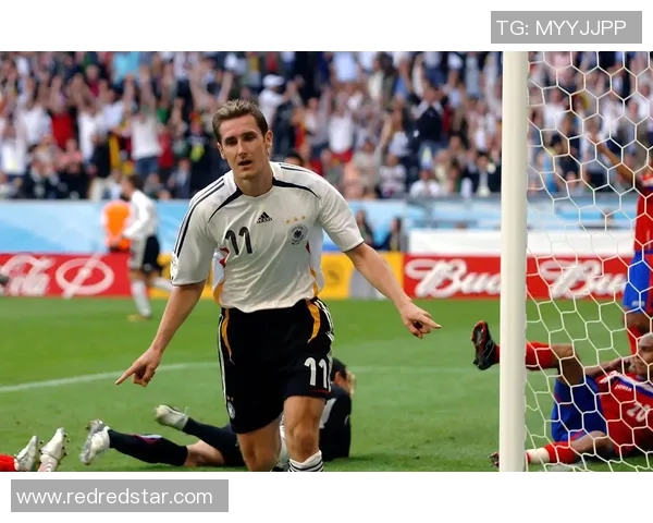 全球足球巨星的巅峰对决谁才是世界最强大足球明星的真正代表